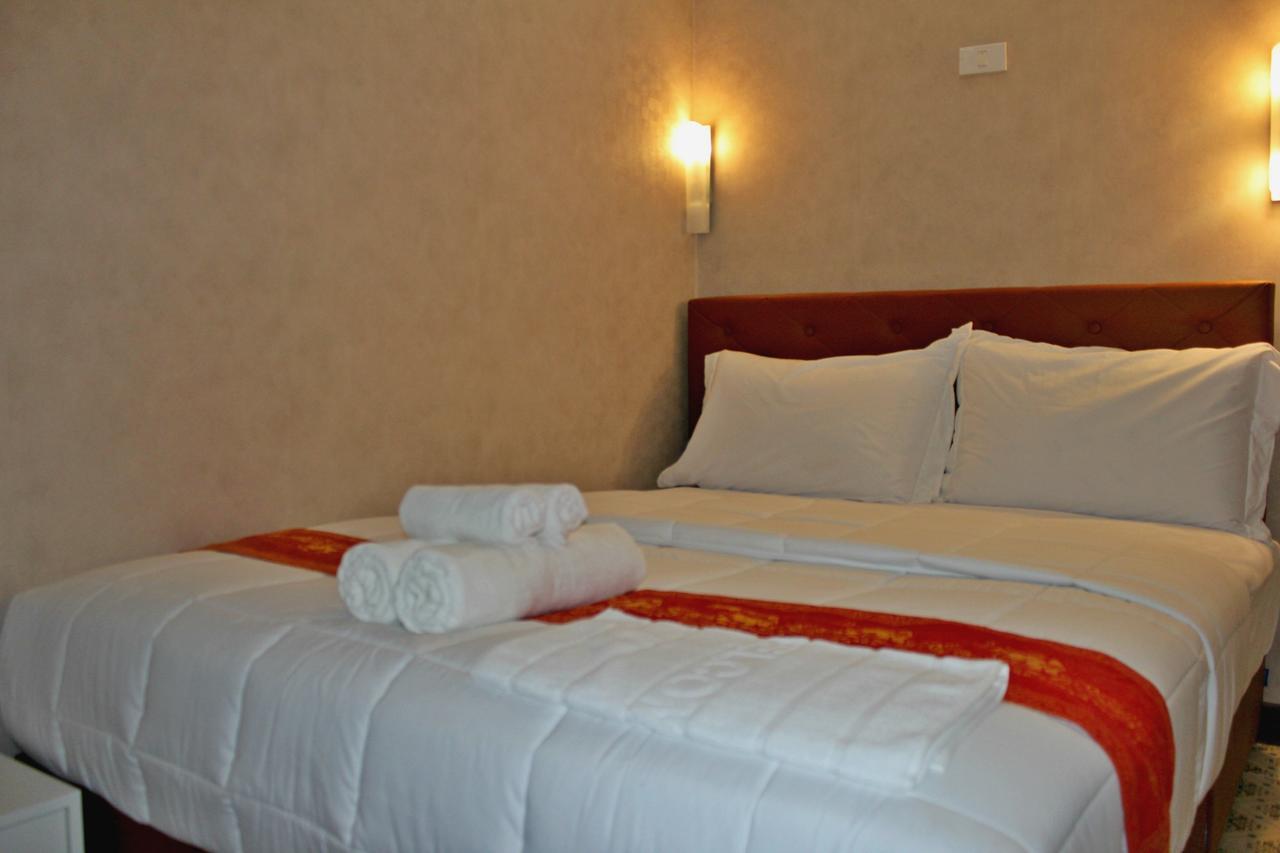 Everest Boutique Hotel Bangkok Kültér fotó